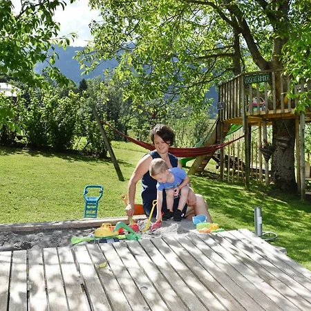 Familienbauernhof Koess Schertler Bed & Breakfast Egg